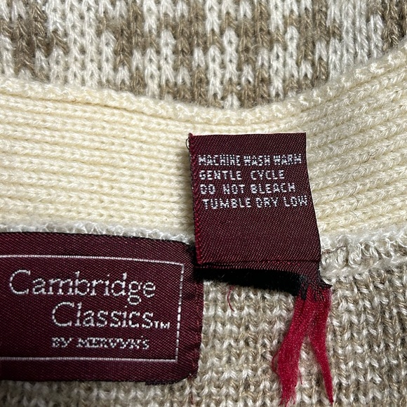 Vintage CAMBRIDGE CLASSICS Cardigan Sweater, Size Medium - Picture 4 of 4